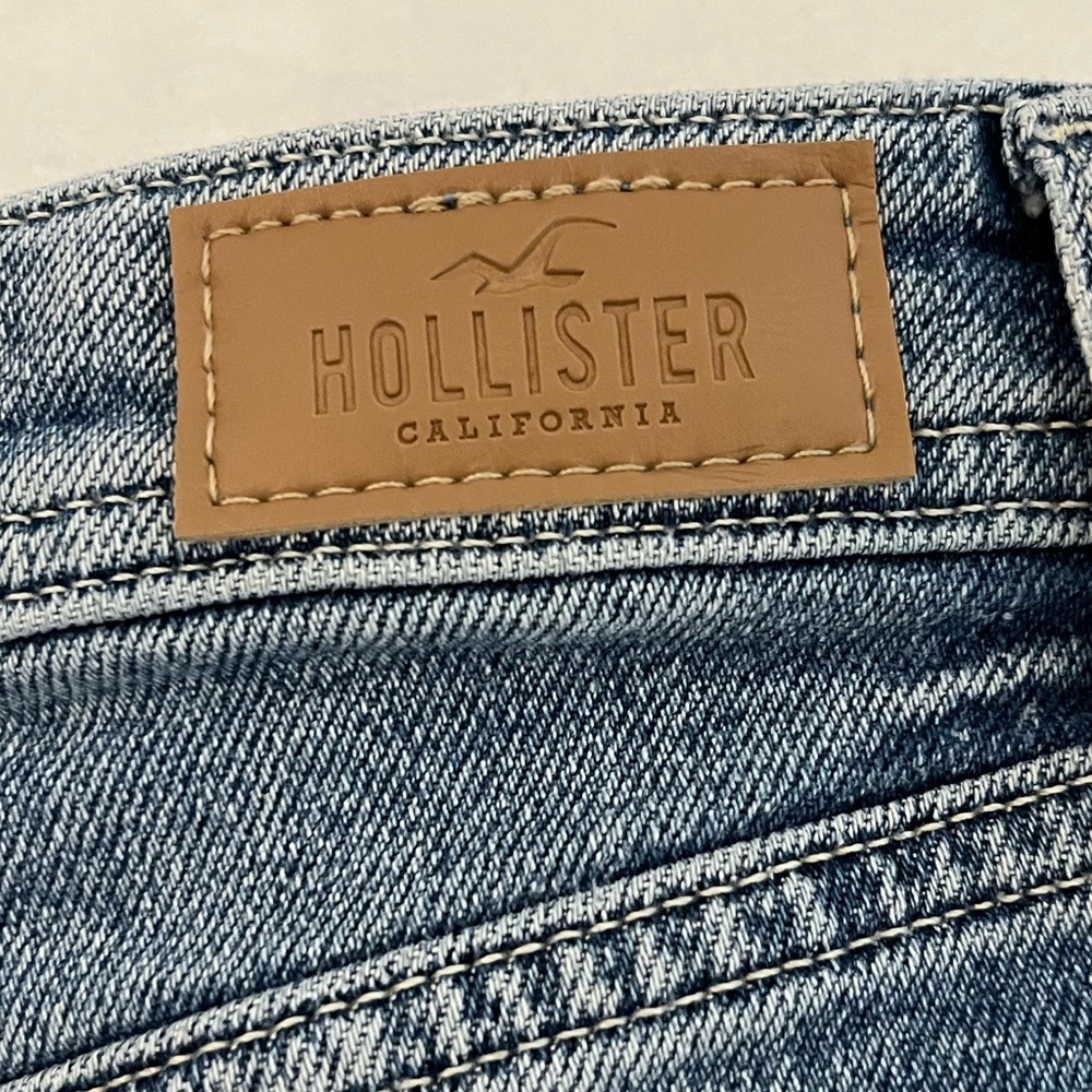Hollister High Rise Jean Shorts- New Without Tag - Picture 3 of 9